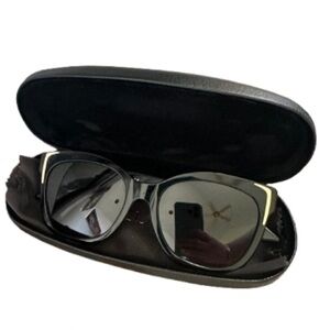 COLURi Monroe Oversized Black Cat-Eye Sunglasses
